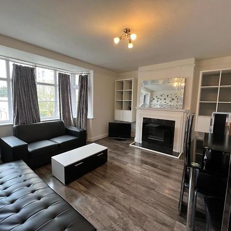 Bright And Spacious 2 Bedroom Apartment Sutton  Ngoại thất bức ảnh