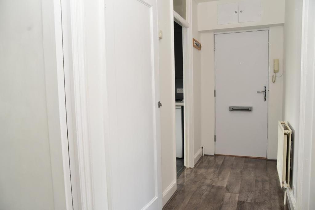 Bright And Spacious 2 Bedroom Apartment Sutton  Ngoại thất bức ảnh