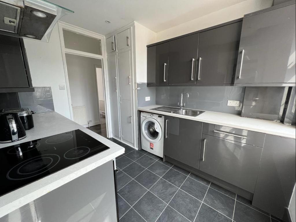 Bright And Spacious 2 Bedroom Apartment Sutton  Ngoại thất bức ảnh