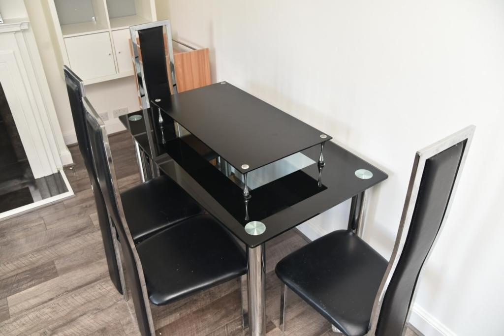 Bright And Spacious 2 Bedroom Apartment Sutton  Ngoại thất bức ảnh